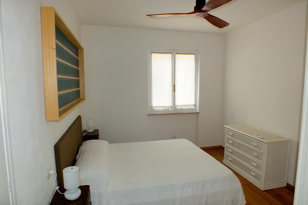 Villa Montecristo Marina di Campo Ruang foto